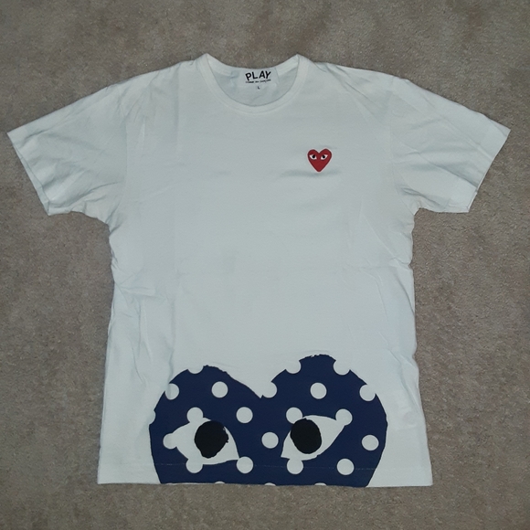 MEN'S COMME DES GARCONS PLAY - HALF POLKA DOT TSHIRT - Picture 3 of 8